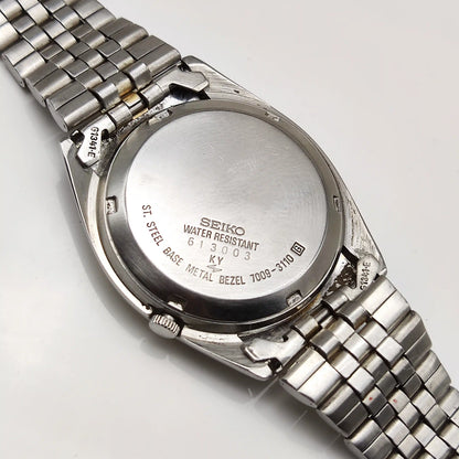 Seiko 5 Automatic Men's Watch with 17 Jewels and Black Dial, Day Date Feature