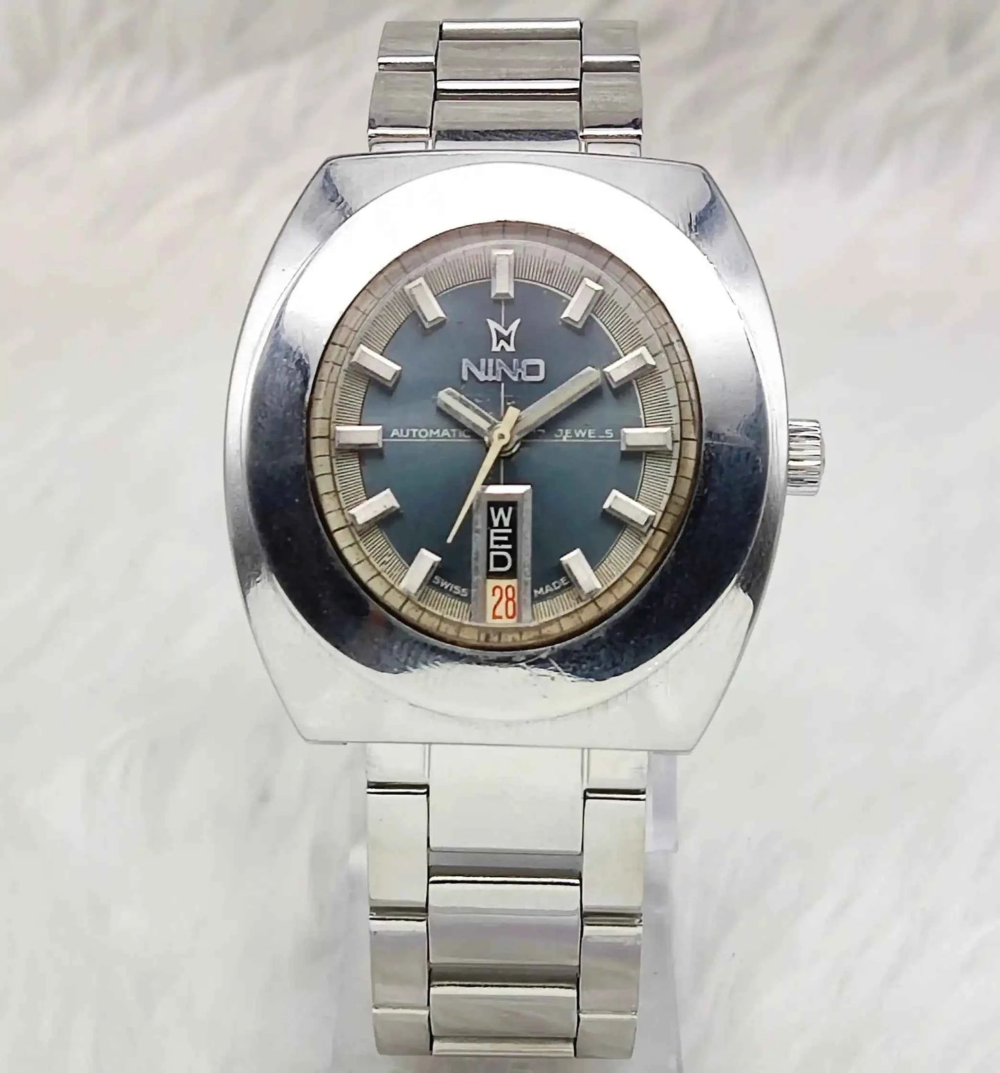 Nino Automatic 17 Jewels Gray Dial Stick Indices 2066