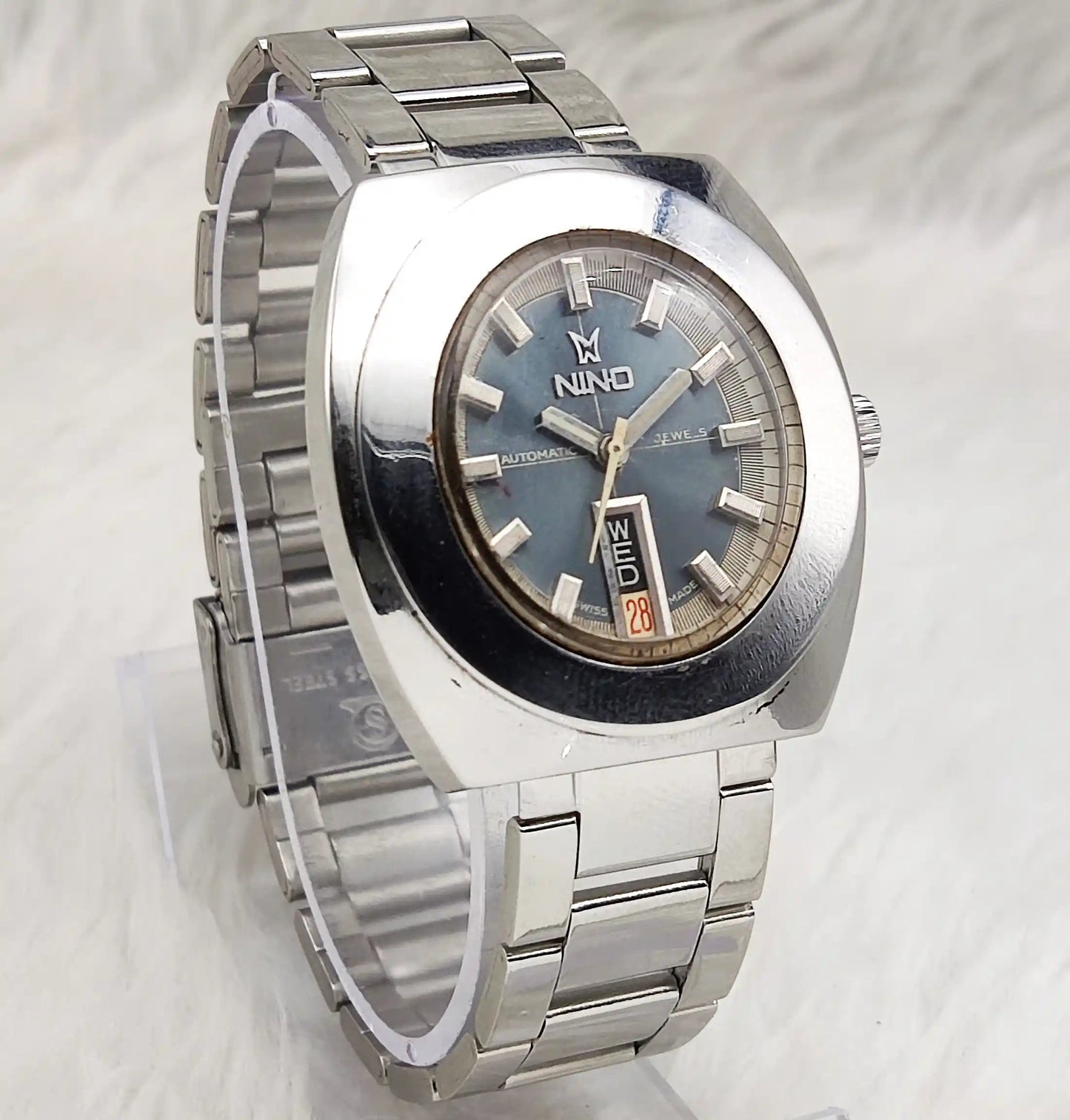 Nino Automatic 17 Jewels Gray Dial Stick Indices 2066 Discover-Diamonds Physical