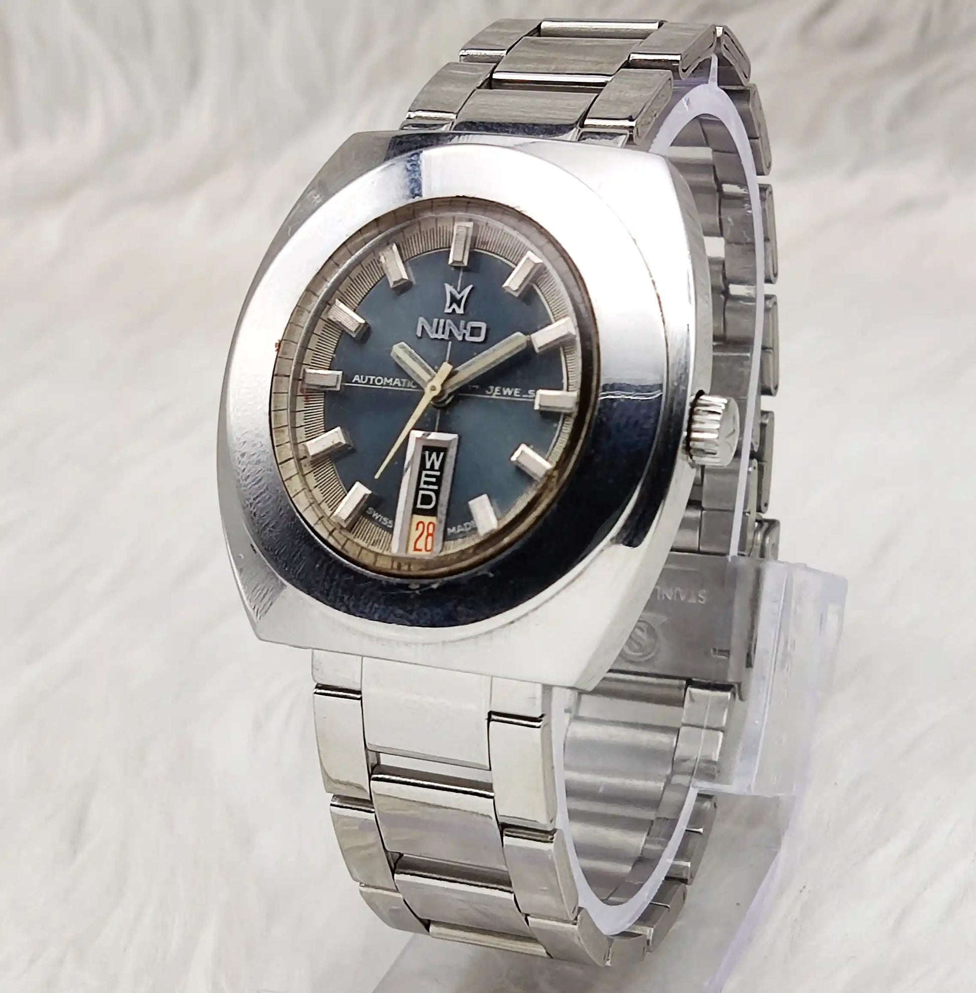 Nino Automatic 17 Jewels Gray Dial Stick Indices 2066 Discover-Diamonds Physical