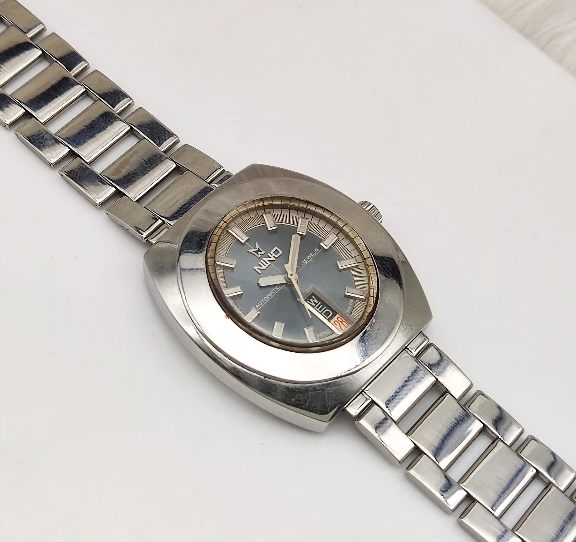 Nino Automatic 17 Jewels Gray Dial Stick Indices 2066 Discover-Diamonds Physical