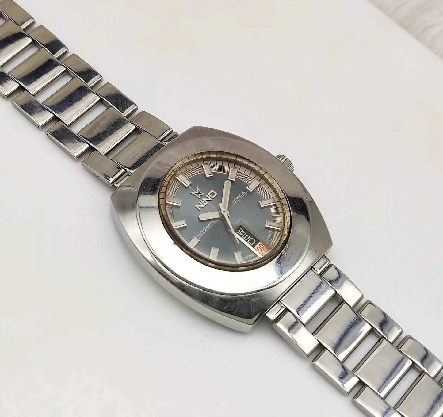 Nino Automatic 17 Jewels Gray Dial Stick Indices 2066