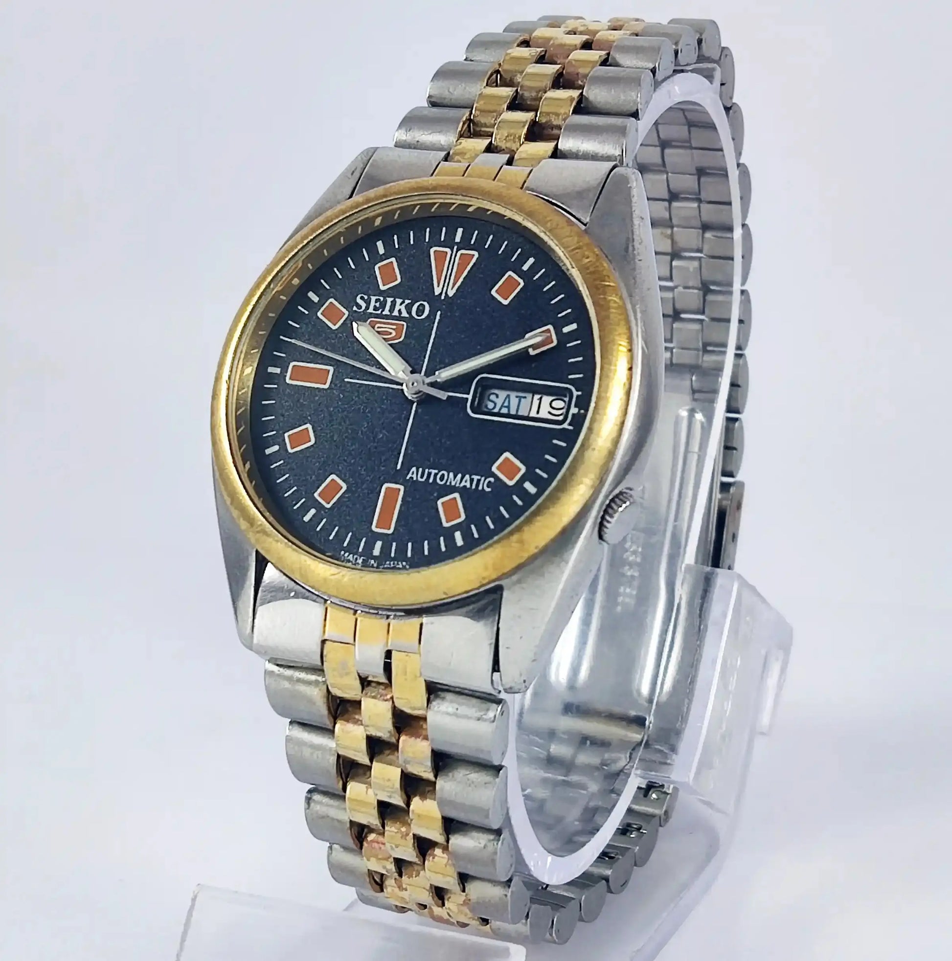 Seiko 5 Automatic 17 Jewels Black Dial 7009A Discover-Diamonds Physical