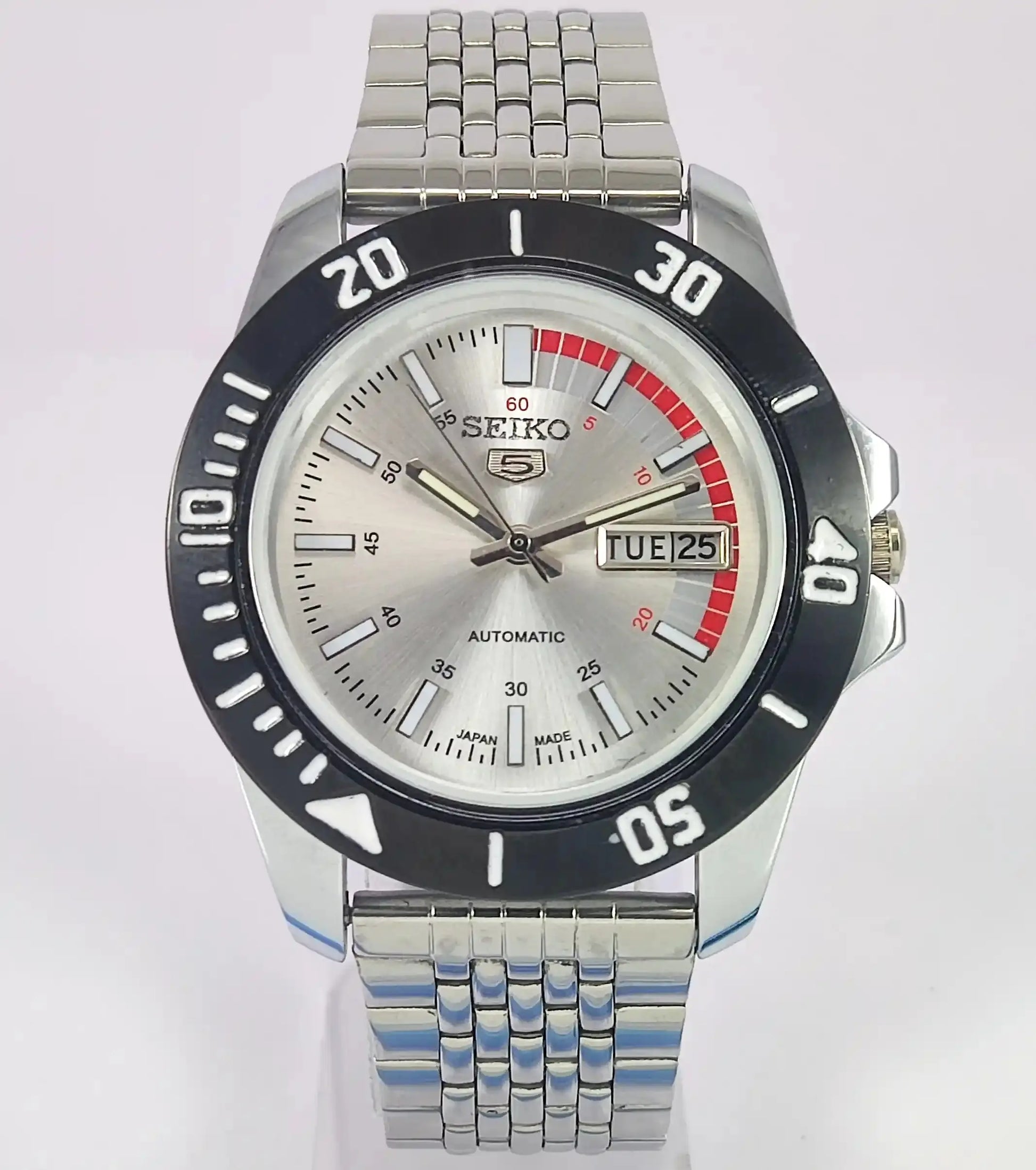 Seiko 5 Automatic 21 Jewels Silver Dial A6319 Discover-Diamonds