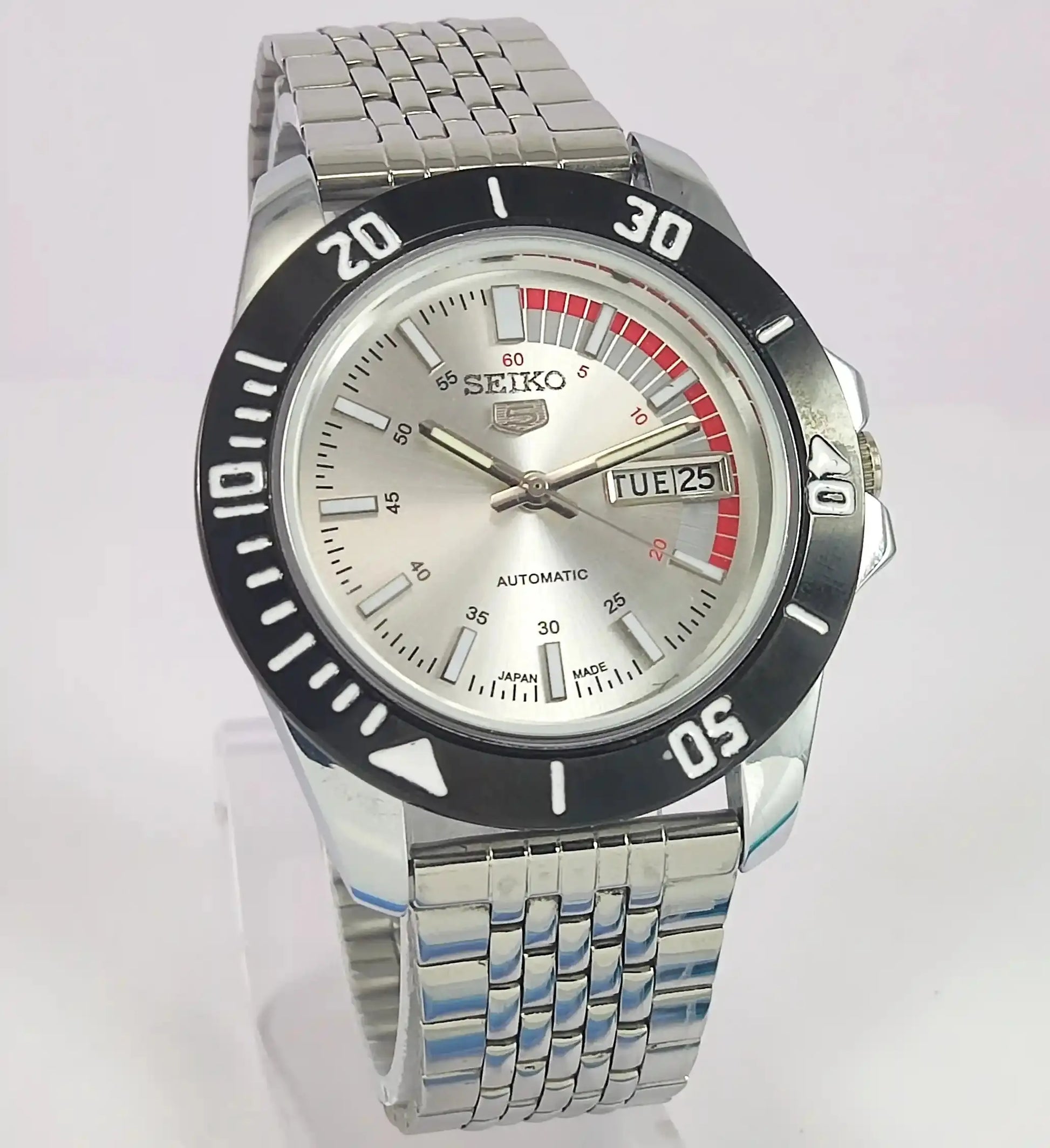 Seiko 5 Automatic 21 Jewels Silver Dial A6319 Discover-Diamonds