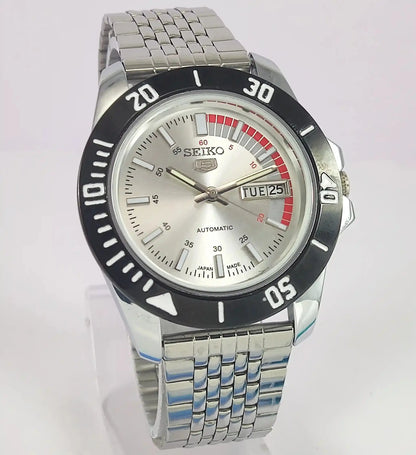 Seiko 5 Automatic 21 Jewels Silver Dial A6319 Discover-Diamonds