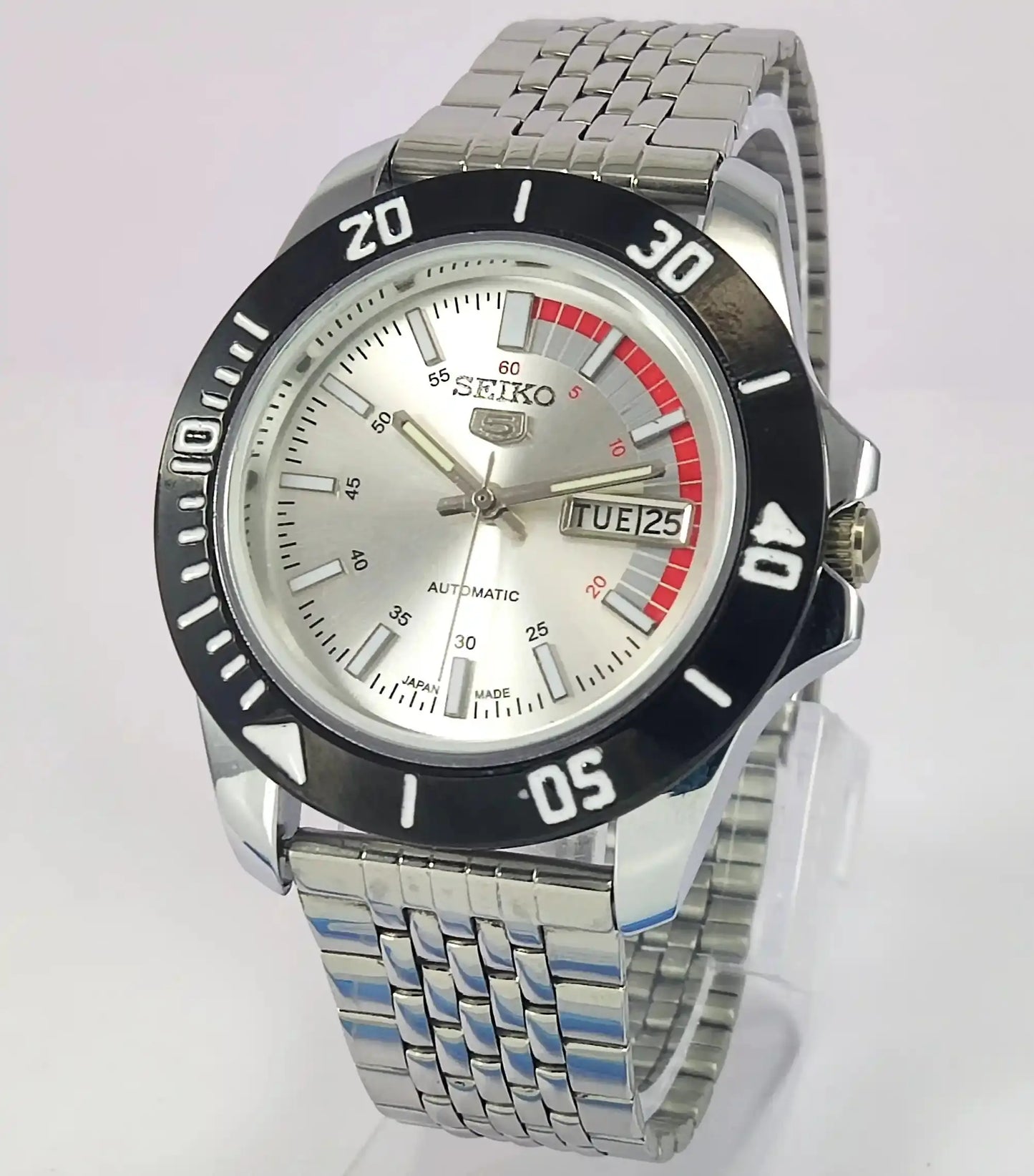 Seiko 5 Automatic 21 Jewels Silver Dial A6319 Discover-Diamonds
