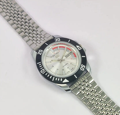Seiko 5 Automatic 21 Jewels Silver Dial A6319 Discover-Diamonds