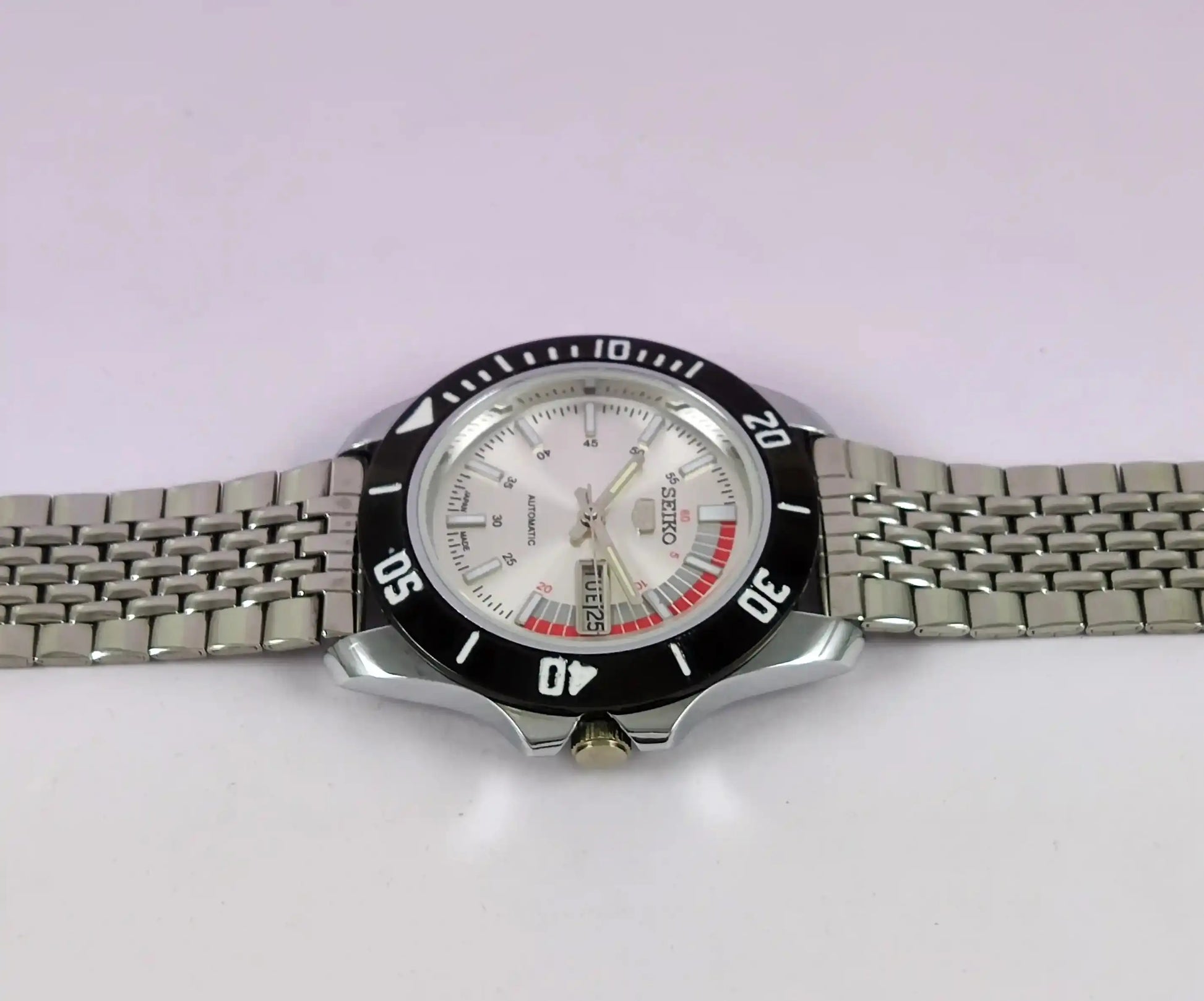 Seiko 5 Automatic 21 Jewels Silver Dial A6319 Discover-Diamonds