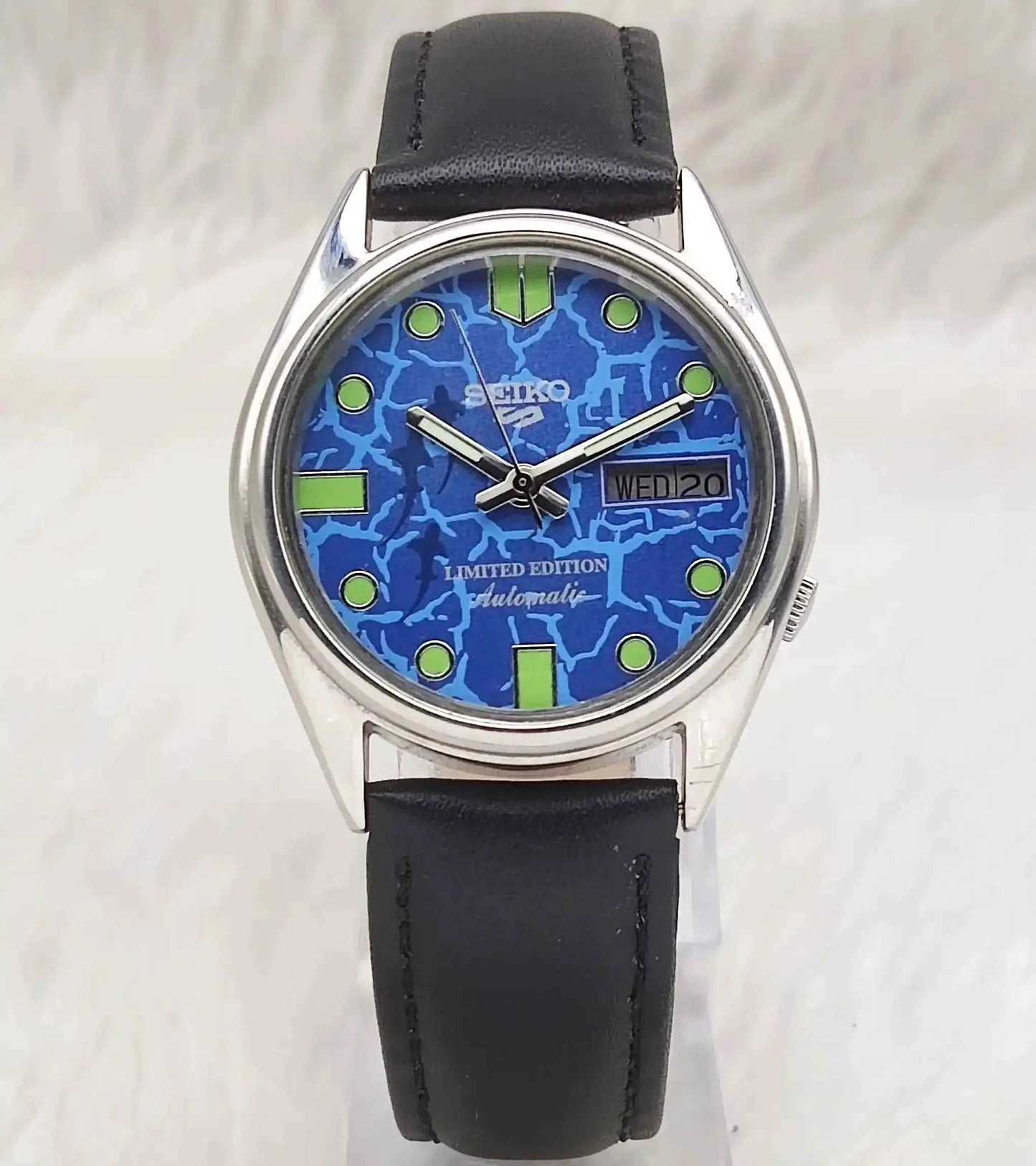 Seiko 5 Automatic Blue Dial Day Date 17 Jewels 7009A Watch
