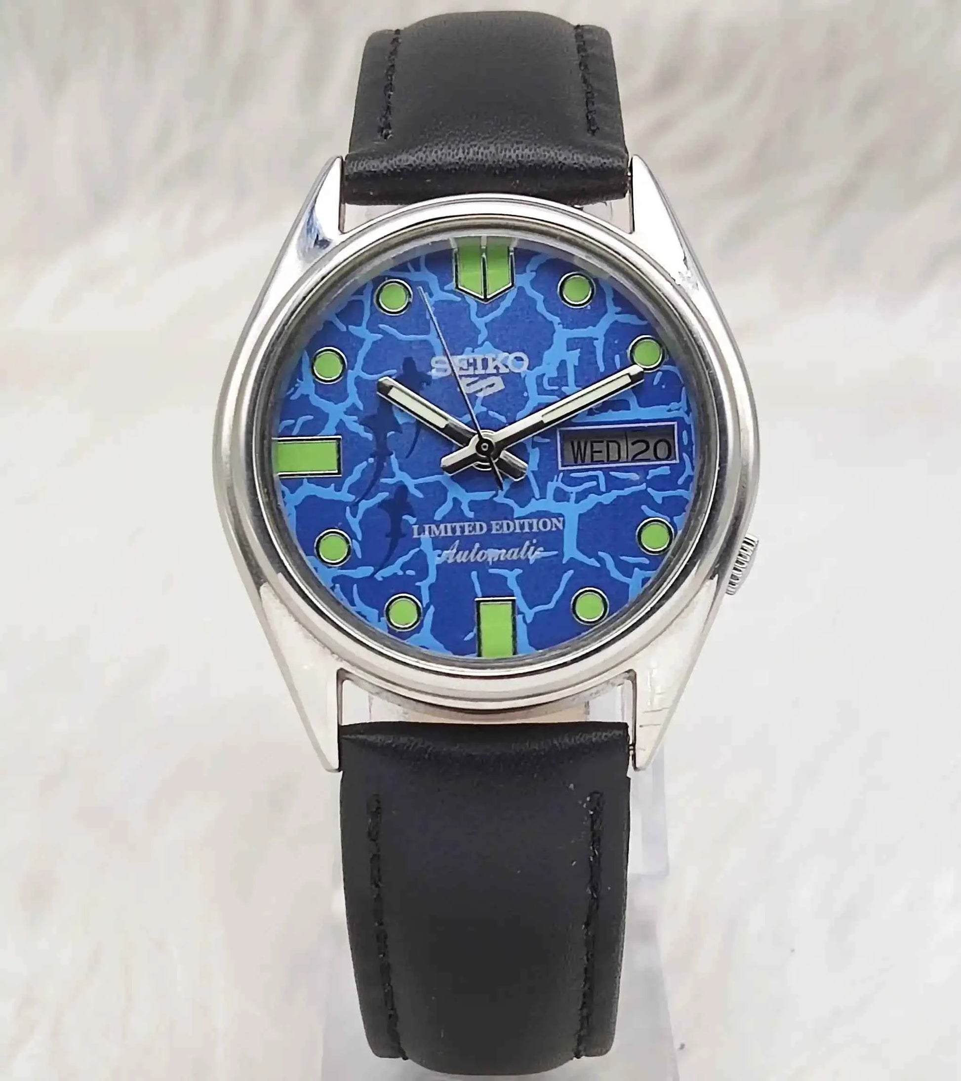 Seiko 5 Automatic Blue Dial Day Date 17 Jewels 7009A Watch