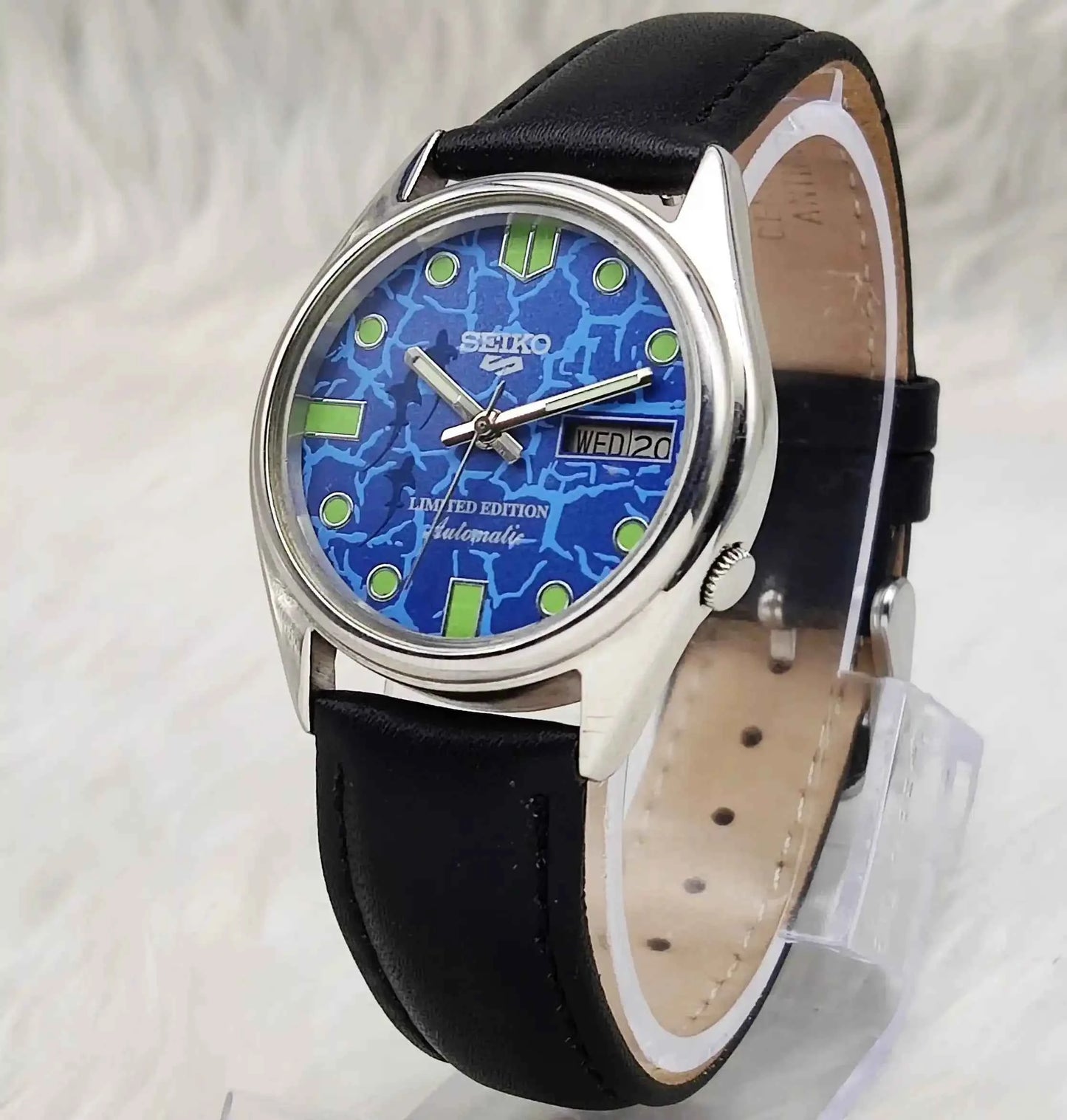 Seiko 5 Automatic Blue Dial Day Date 17 Jewels 7009A Watch