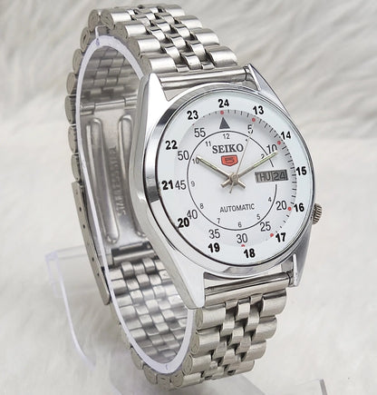 Seiko 5 Automatic Day Date Features 17 Jewels 7009A