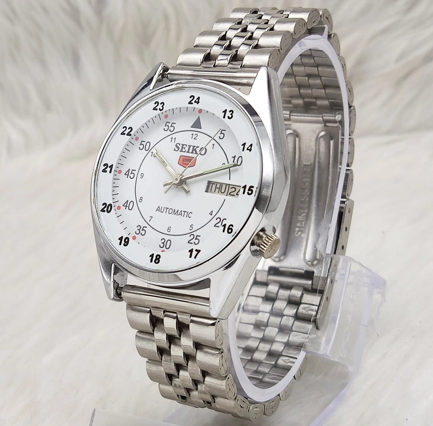 Seiko 5 Automatic Day Date Features 17 Jewels 7009A