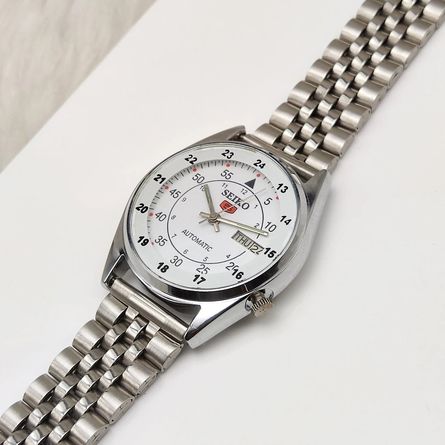 Seiko 5 Automatic Day Date Features 17 Jewels 7009A