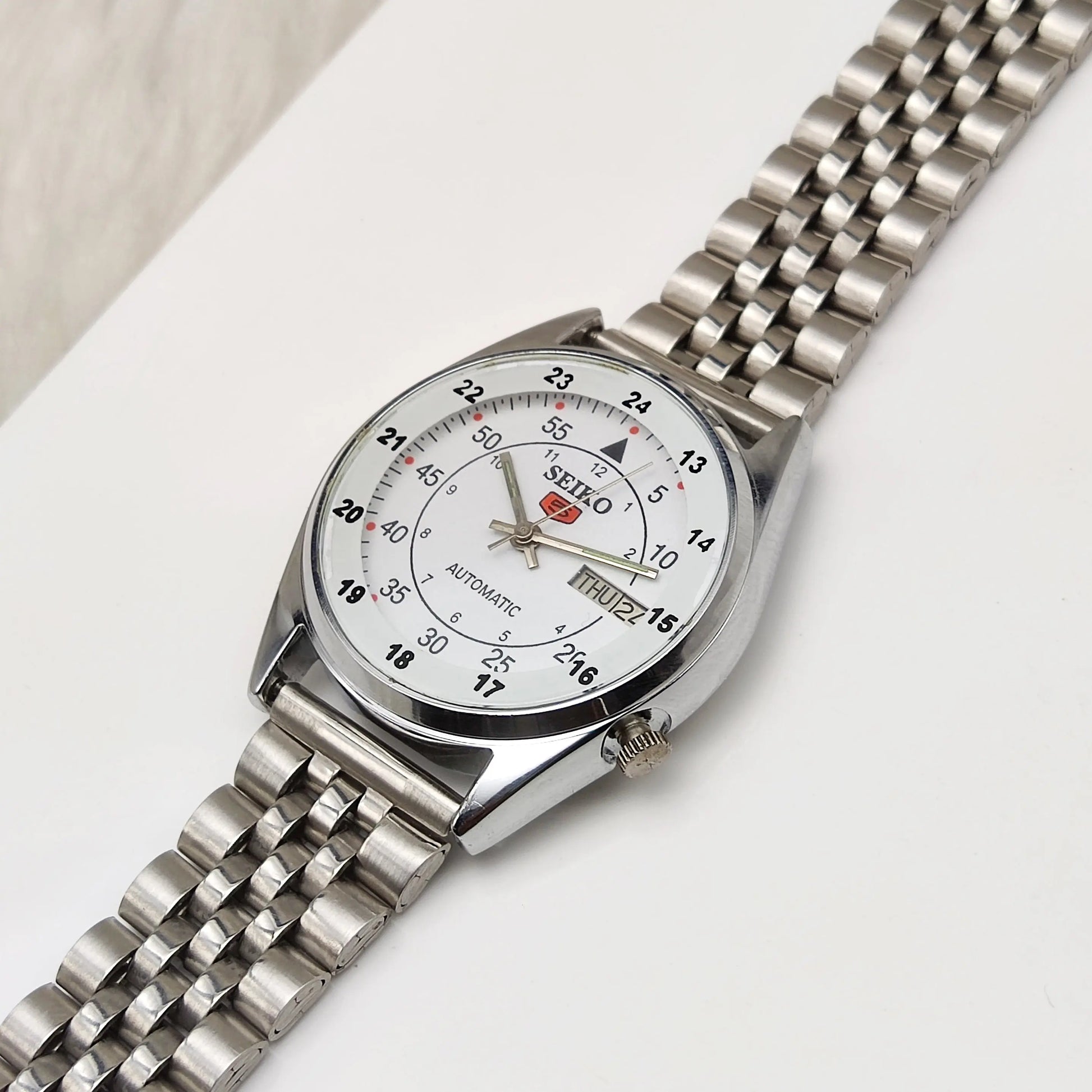 Seiko 5 Automatic Day Date Features 17 Jewels 7009A