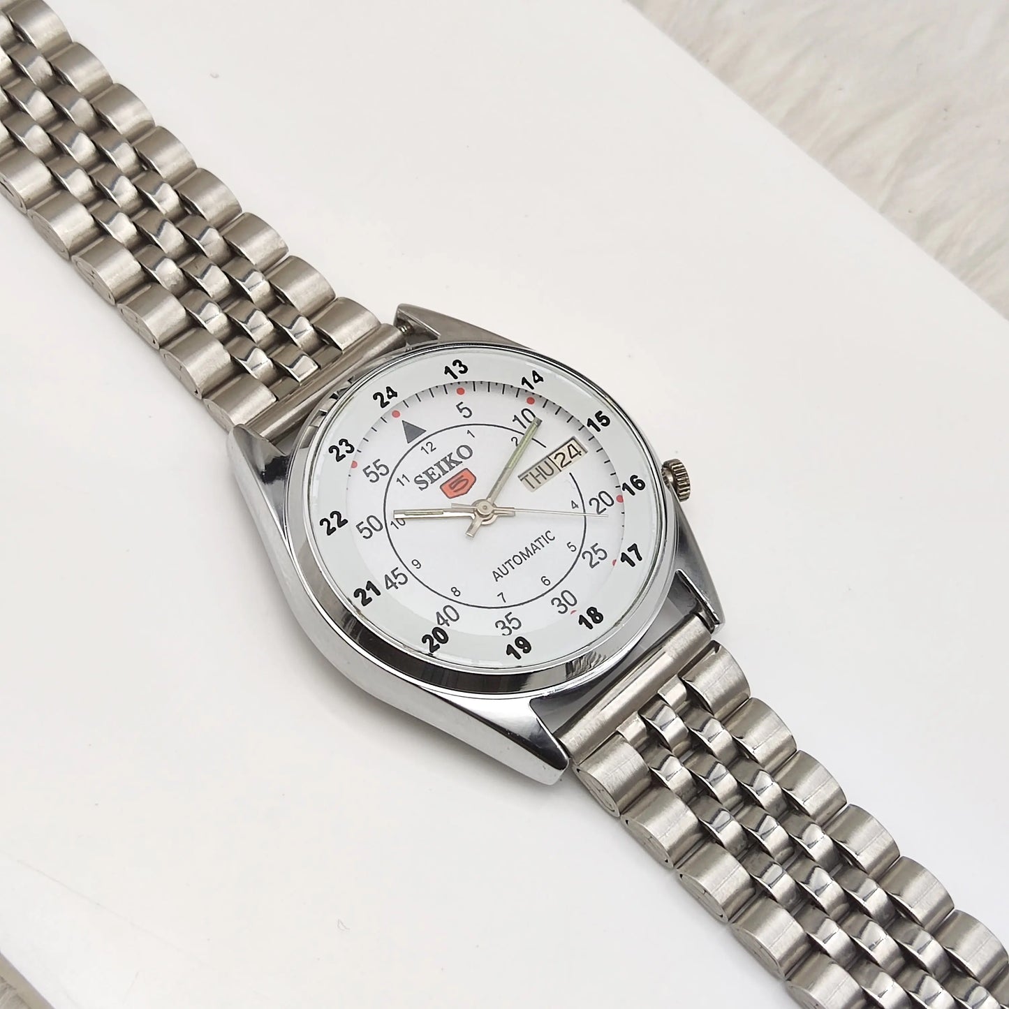 Seiko 5 Automatic Day Date Features 17 Jewels 7009A