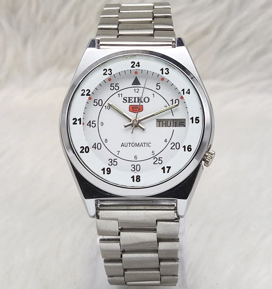 Seiko 5 Day Date Features 17 Jewels White Dial 7009A Automatic