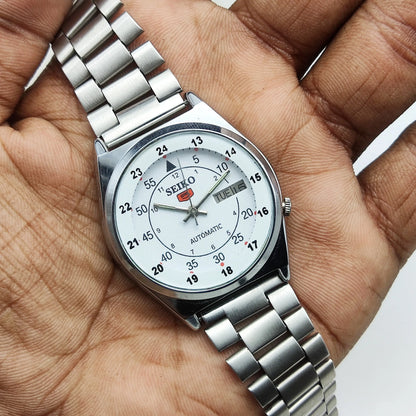 Seiko 5 Day Date Features 17 Jewels White Dial 7009A Automatic