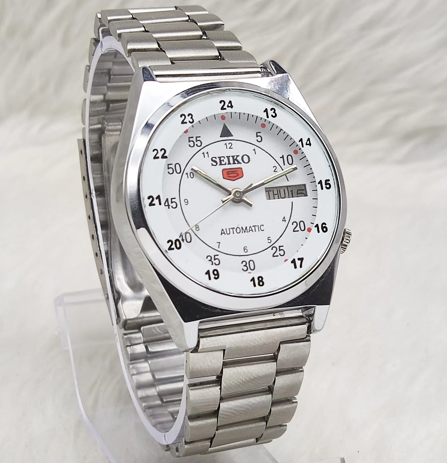 Seiko 5 Day Date Features 17 Jewels White Dial 7009A Automatic