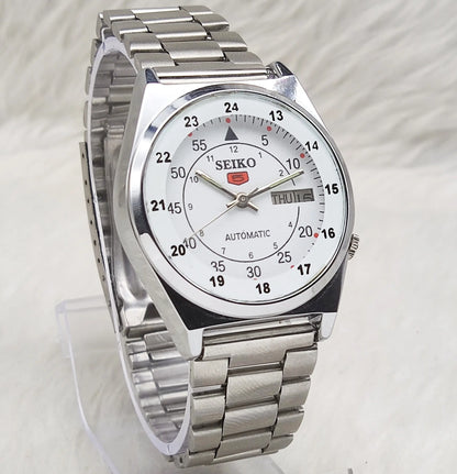 Seiko 5 Day Date Features 17 Jewels White Dial 7009A Automatic