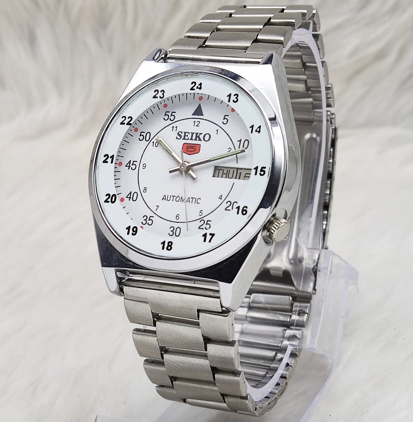 Seiko 5 Day Date Features 17 Jewels White Dial 7009A Automatic