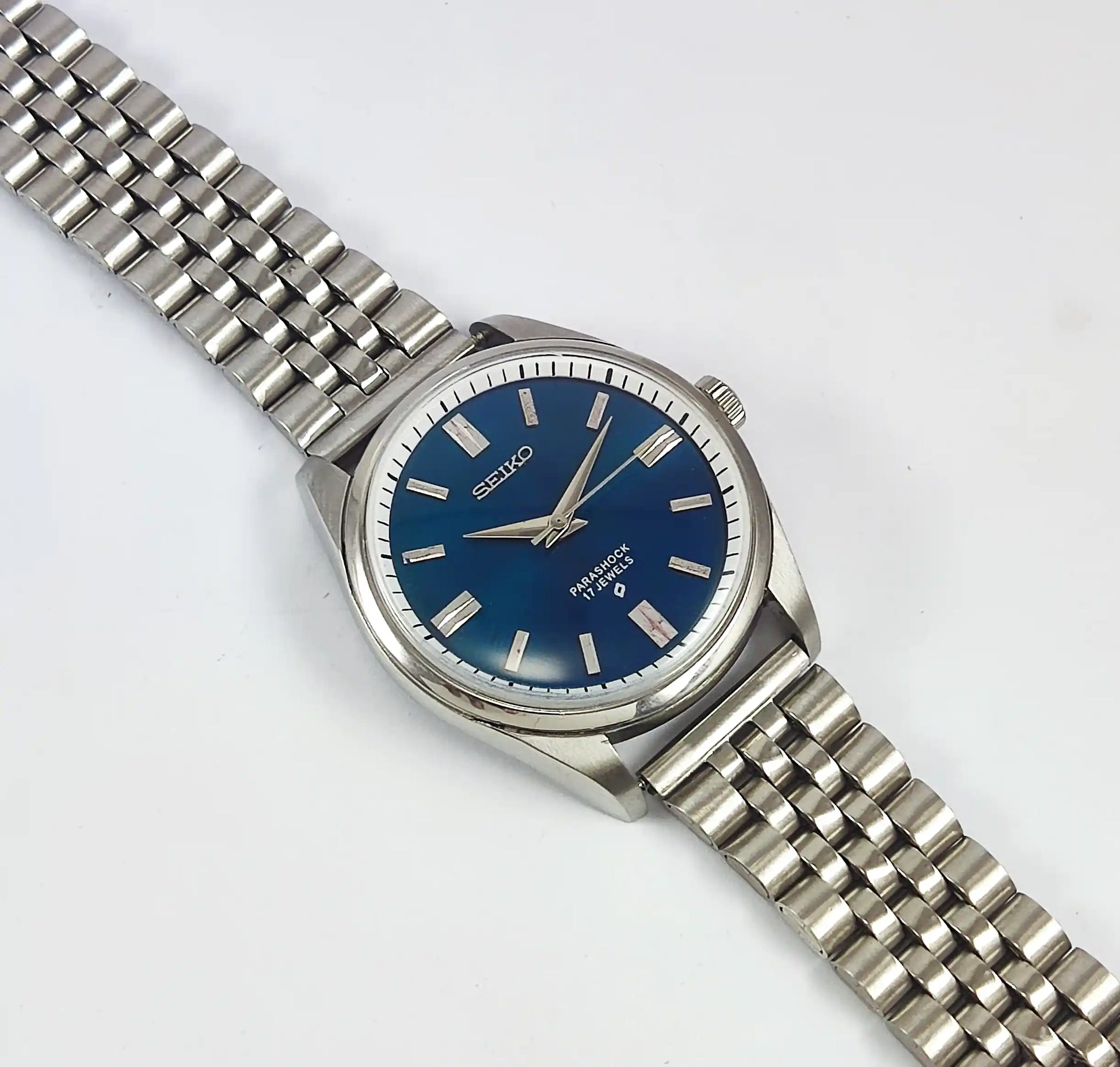 SeikoSHA Rare Piece 17 Jewels Blue Dial Mechanical Handwinding Movement Discover-Diamonds
