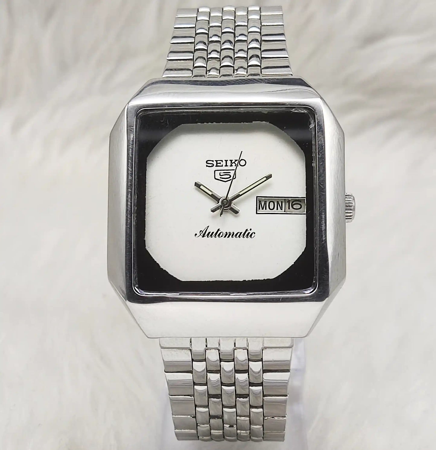 Seiko 5 6309A Automatic Silver Dial Day Date Features 17 Jewels Men's Watch