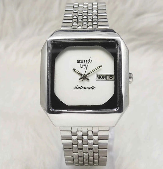 Seiko 5 6309A Automatic Silver Dial Day Date Features 17 Jewels Men's Watch