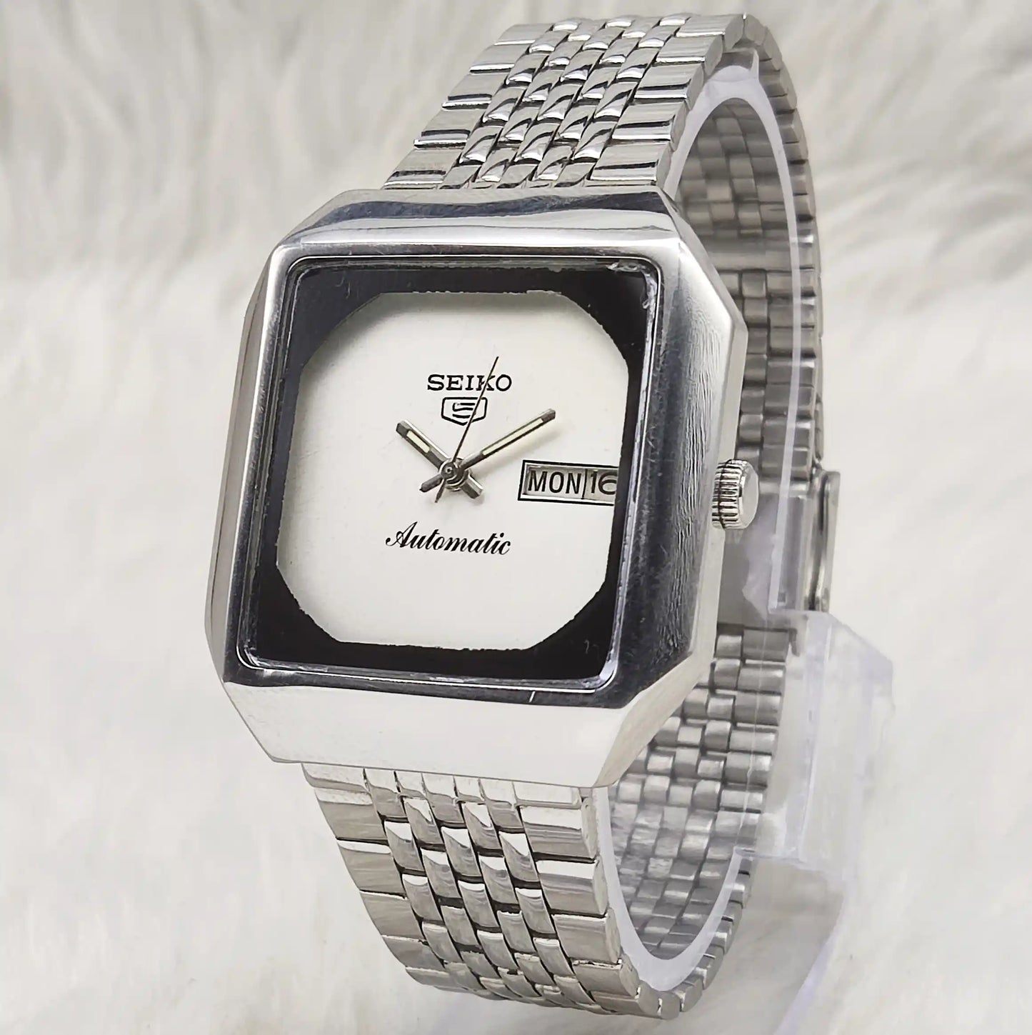 Seiko 5 6309A Automatic Silver Dial Day Date Features 17 Jewels Men's Watch