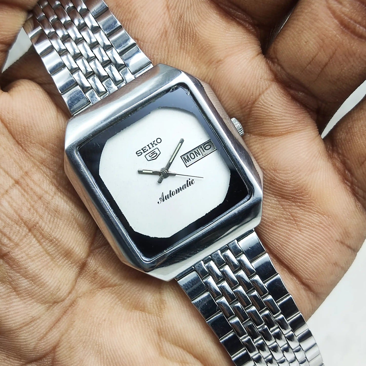 Seiko 5 6309A Automatic Silver Dial Day Date Features 17 Jewels Men's Watch