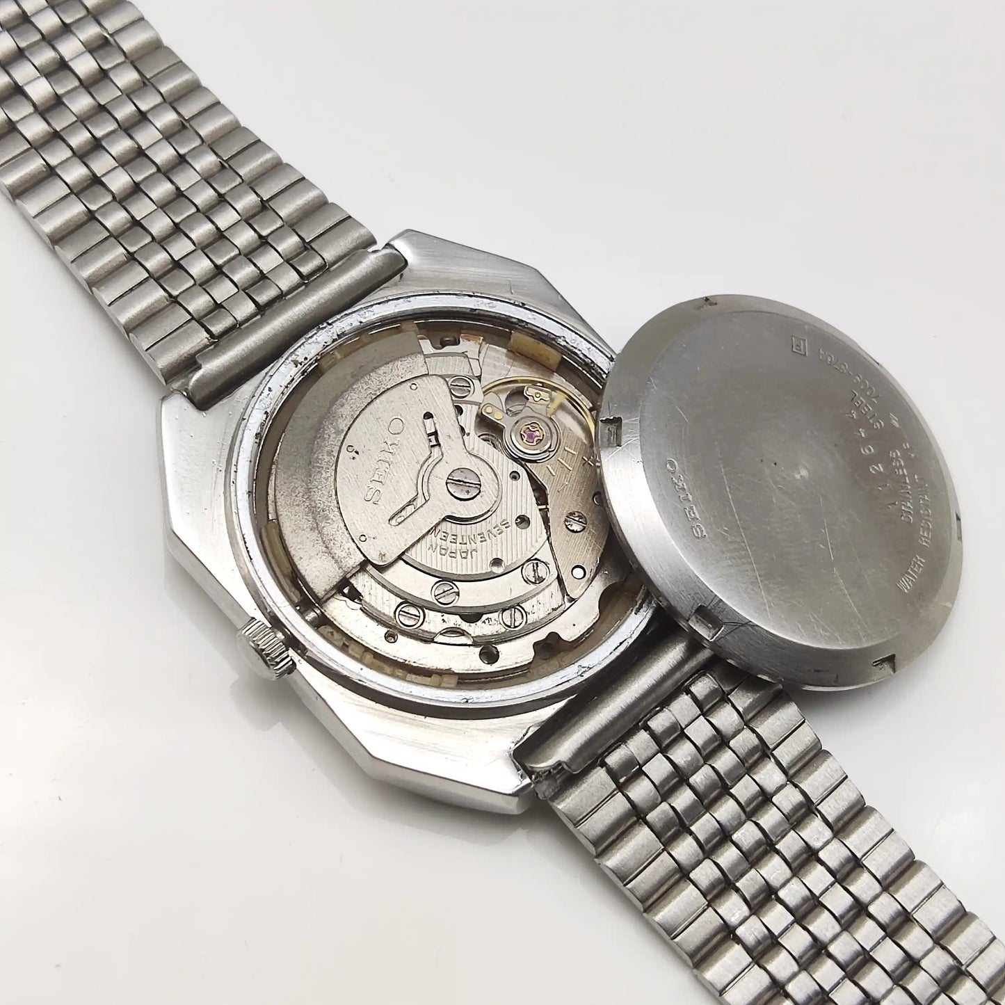 Seiko 5 6309A Automatic Silver Dial Day Date Features 17 Jewels Men's Watch
