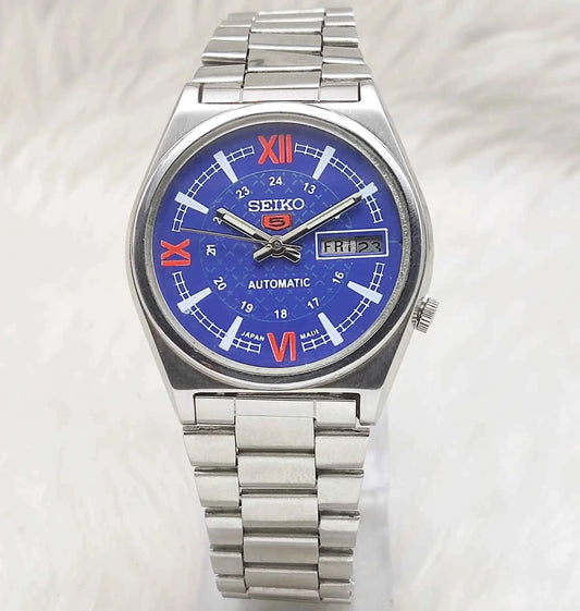 Seiko 5 7019A Automatic Blue Dial Day Date Features 17 Jewels Men's Automatic Watch