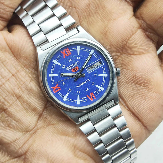 Seiko 5 7019A Automatic Blue Dial Day Date Features 17 Jewels Men's Automatic Watch