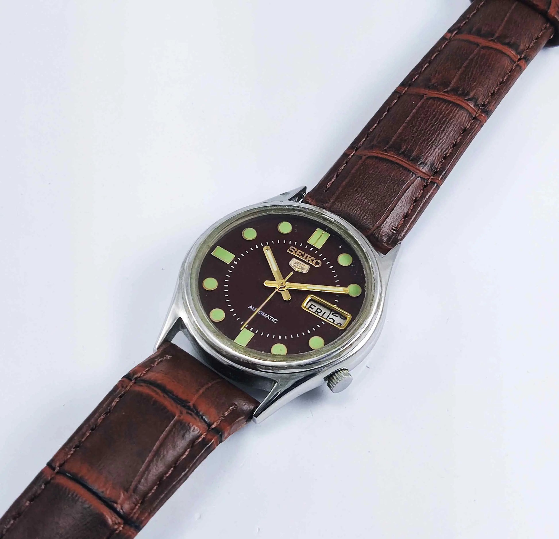 Seiko 5 Automatic 7009A Maroon Dial 17 Jewels Men's Watch Discover-Diamonds