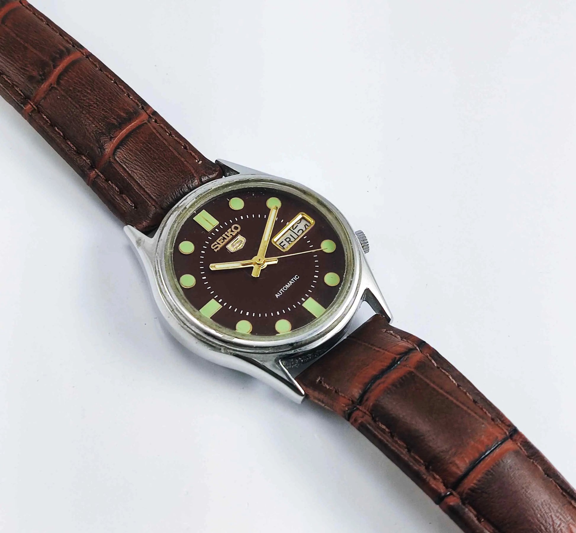 Seiko 5 Automatic 7009A Maroon Dial 17 Jewels Men's Watch Discover-Diamonds