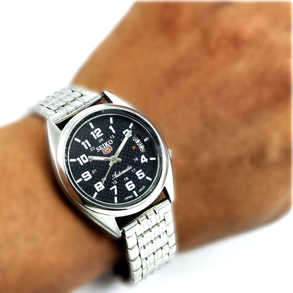 Seiko 5 Mechanical Automatic-7005A Black Dial 17 Jewels Day Date Men's Wrist Watch - Discover-Diamonds