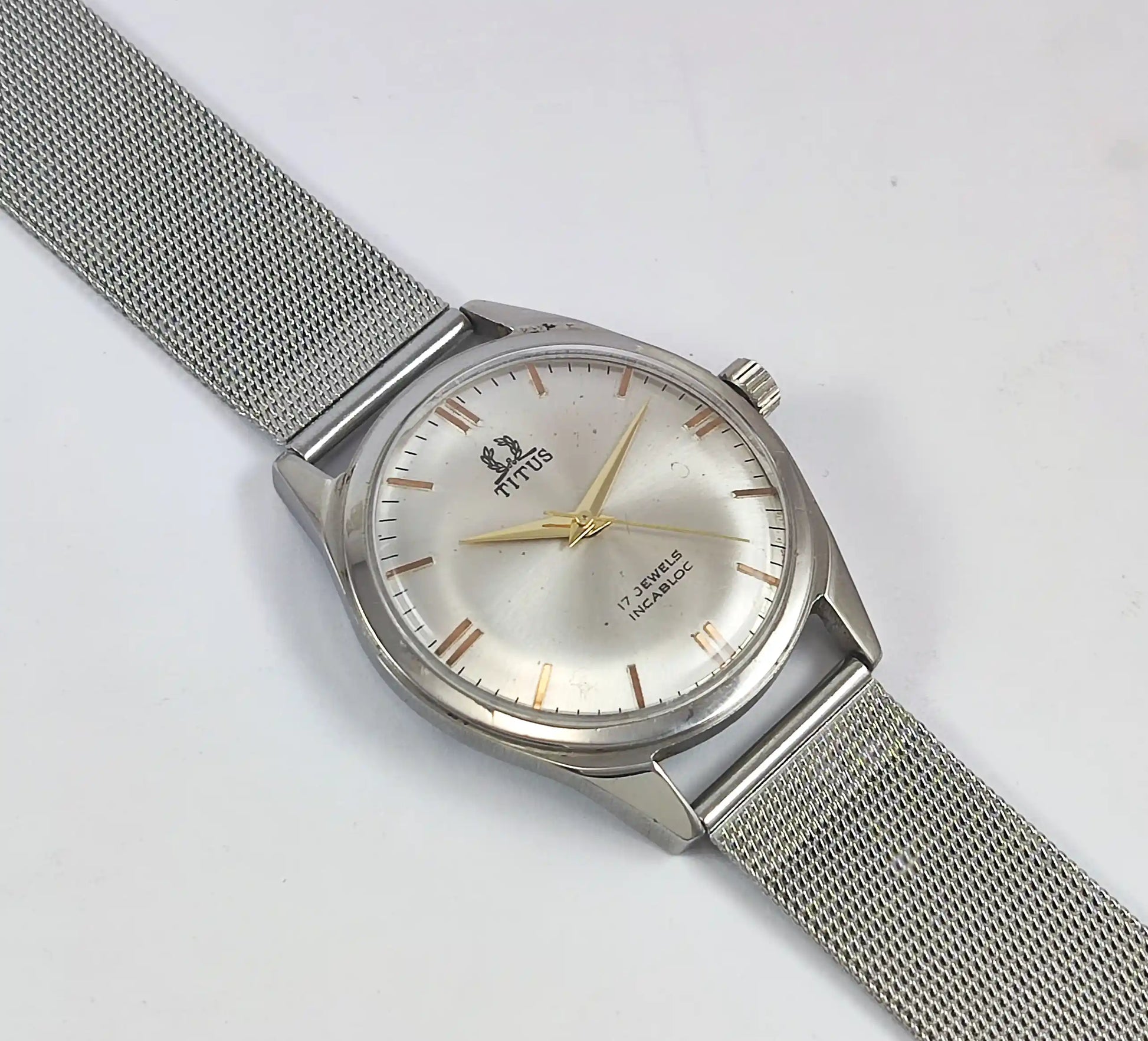 TITUS 17 Jewels Incabloc Silver Dial Swiss Made Handwinding Discover-Diamonds