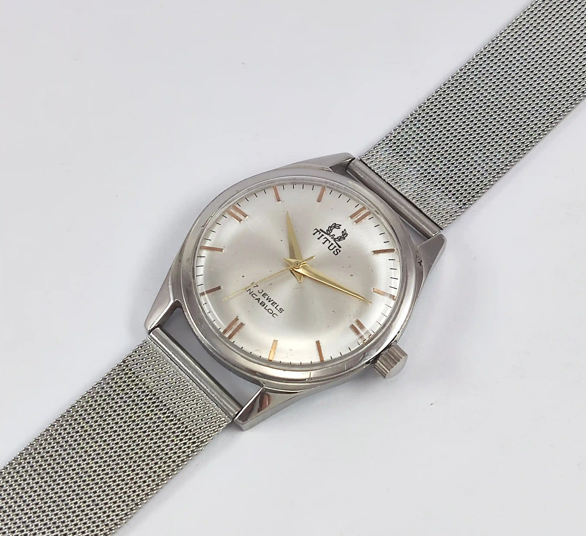 TITUS 17 Jewels Incabloc Silver Dial Swiss Made Handwinding Discover-Diamonds