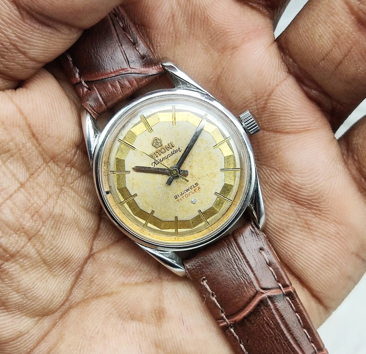 Titoni Airmaster Women's Watch Golden Dial - 21 Jewels Handwinding