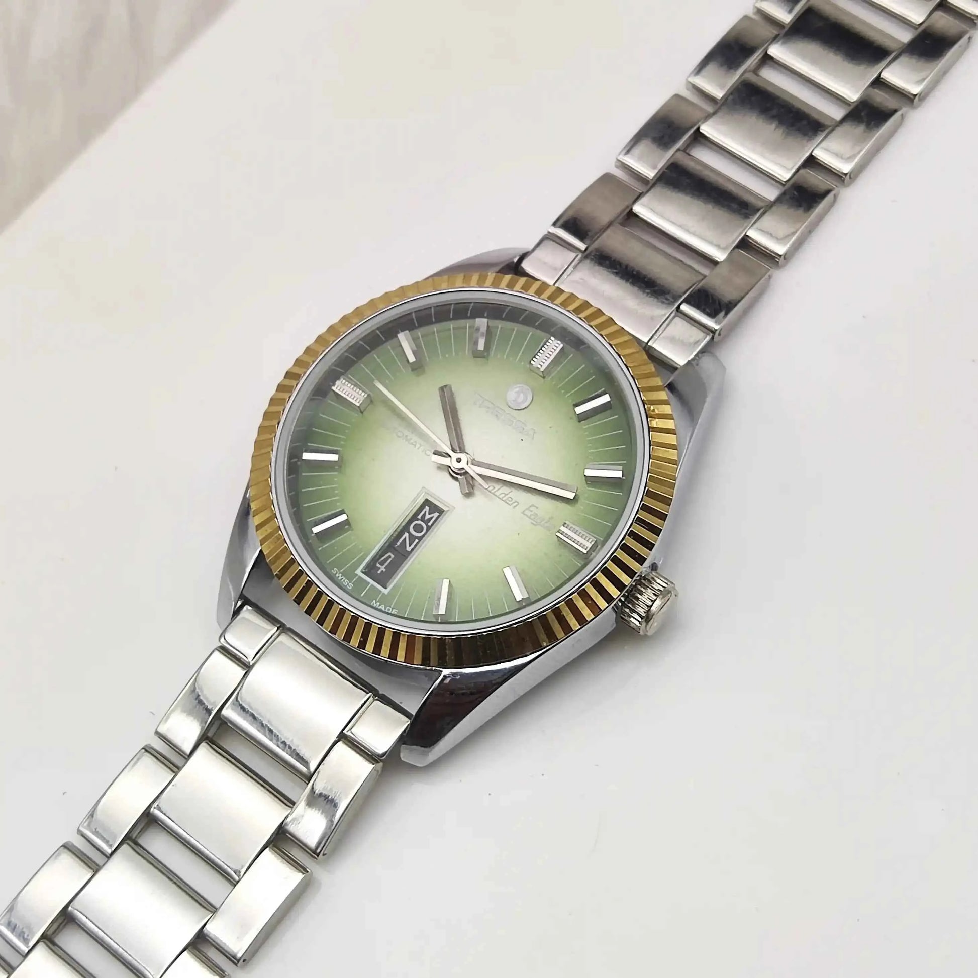 Tressa Golden Dial 17 Jewels Shock Protected Stick Indices Men's Watch