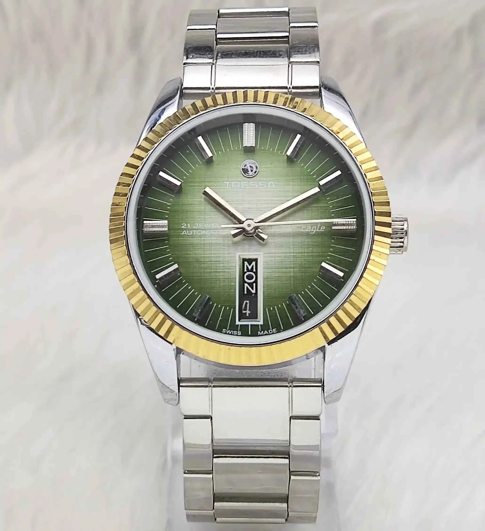 Tressa Golden Dial 17 Jewels Shock Protected Stick Indices Men's Watch