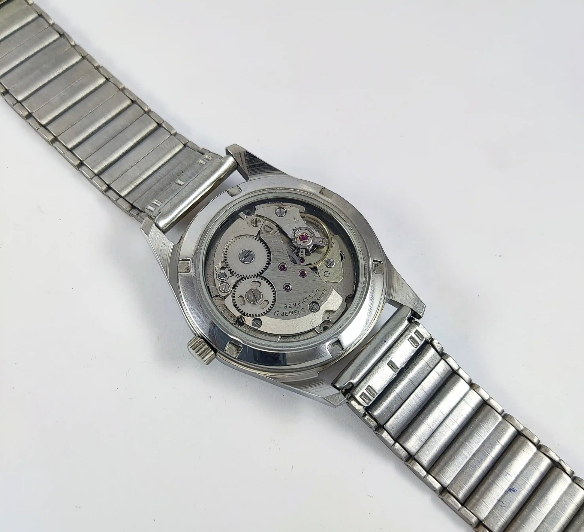 Tressa 17 Jewels Shock Protected Golden Dial Handwinding Discover-Diamonds