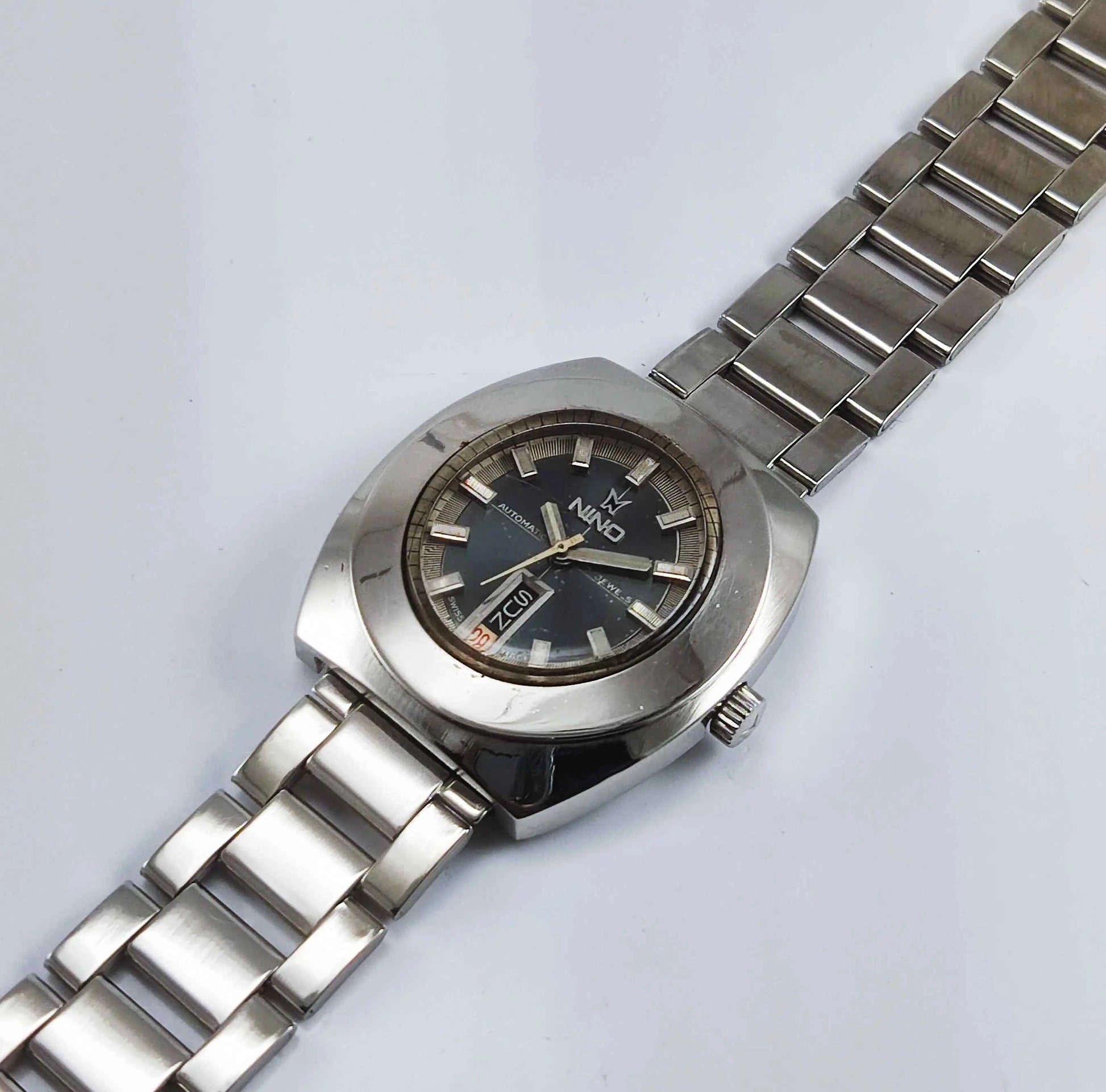 Vintage Nino Automatic Gray Dial 17 Jewels Swiss Made 2066 Discover-Diamonds